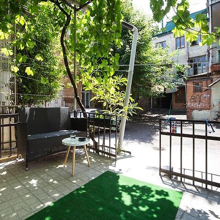 Tbilisisi Apartment ภายนอก รูปภาพ